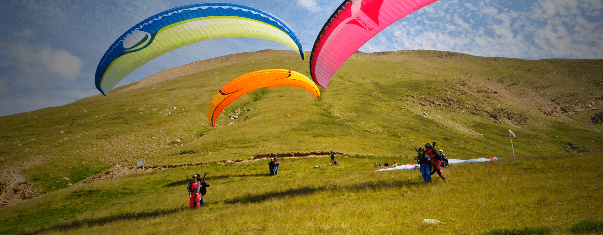 Learning to fly a paraglider: tips for taking off into the sky